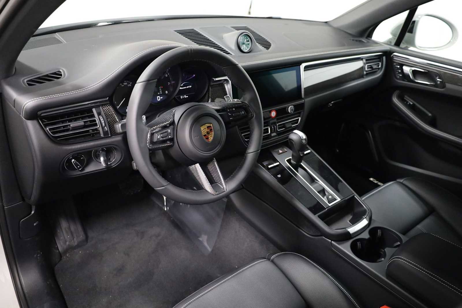 New 2026 Porsche Macan GTS image 4