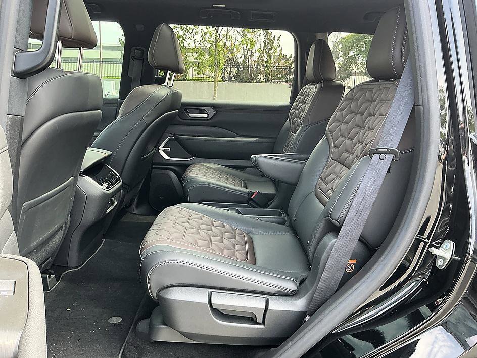 Certified 2025 Nissan Armada Platinum AWD/4WD image 25