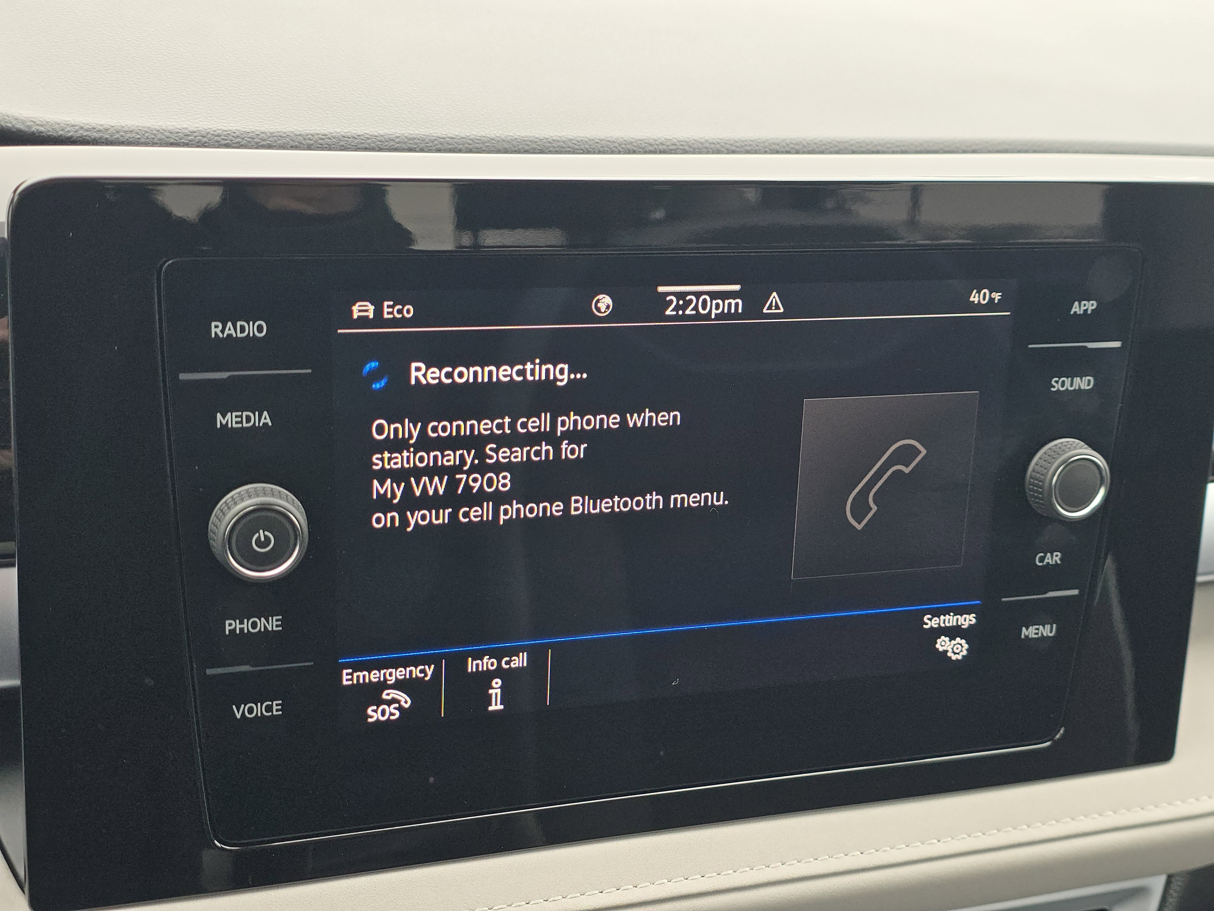 New 2025 Volkswagen Taos SE image 10