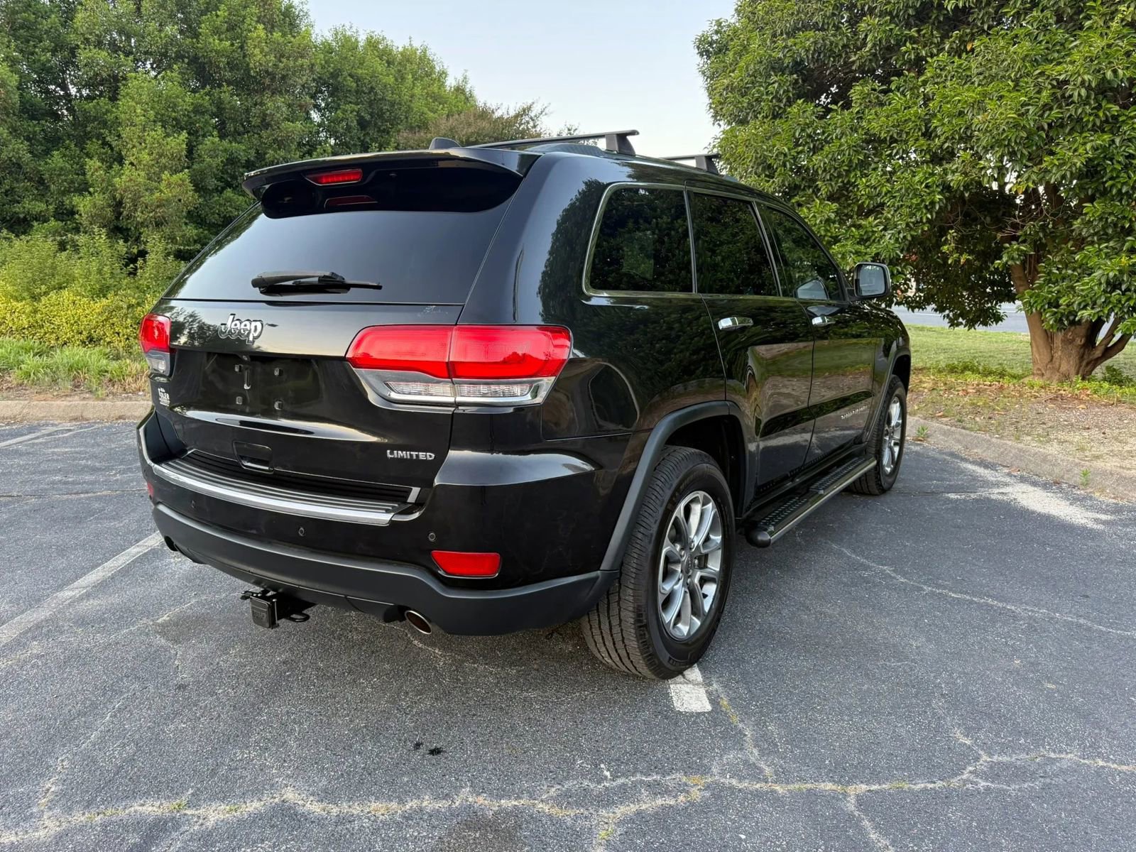 Used 2014 Jeep Grand Cherokee Limited w/ Luxury Group II RWD image 6