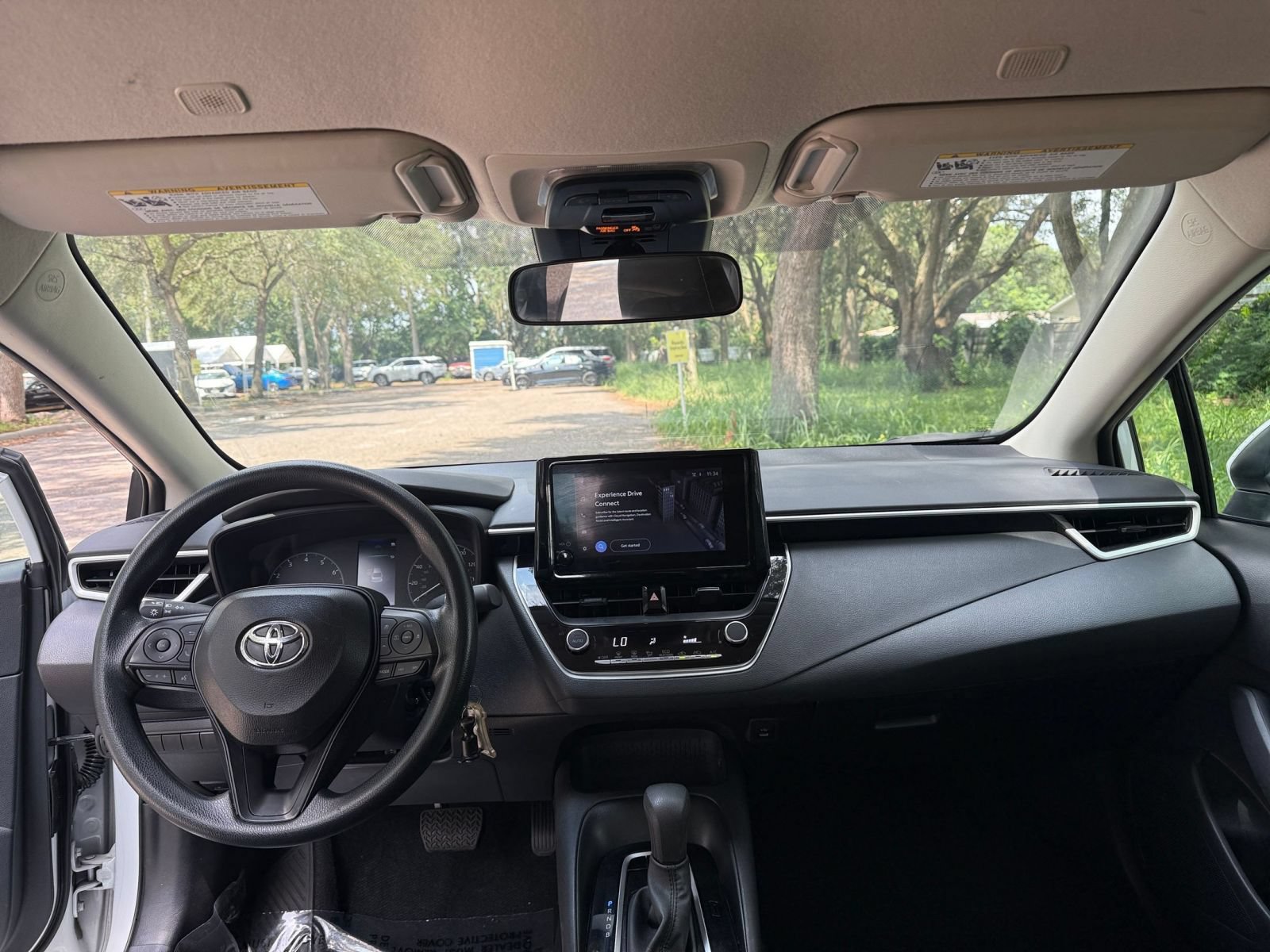 Used 2025 Toyota Corolla LE FWD image 29