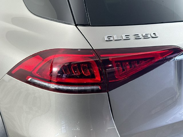 Used 2021 Mercedes-Benz GLE 350 w/ Premium Package image 35