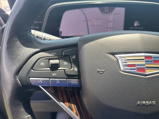 Used 2021 Cadillac Escalade Premium Luxury AWD/4WD image 13