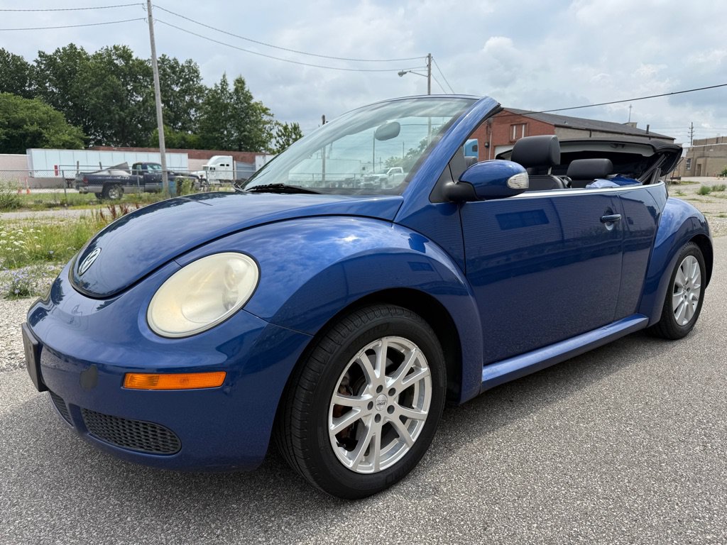 Used 2008 Volkswagen Beetle S FWD image 1