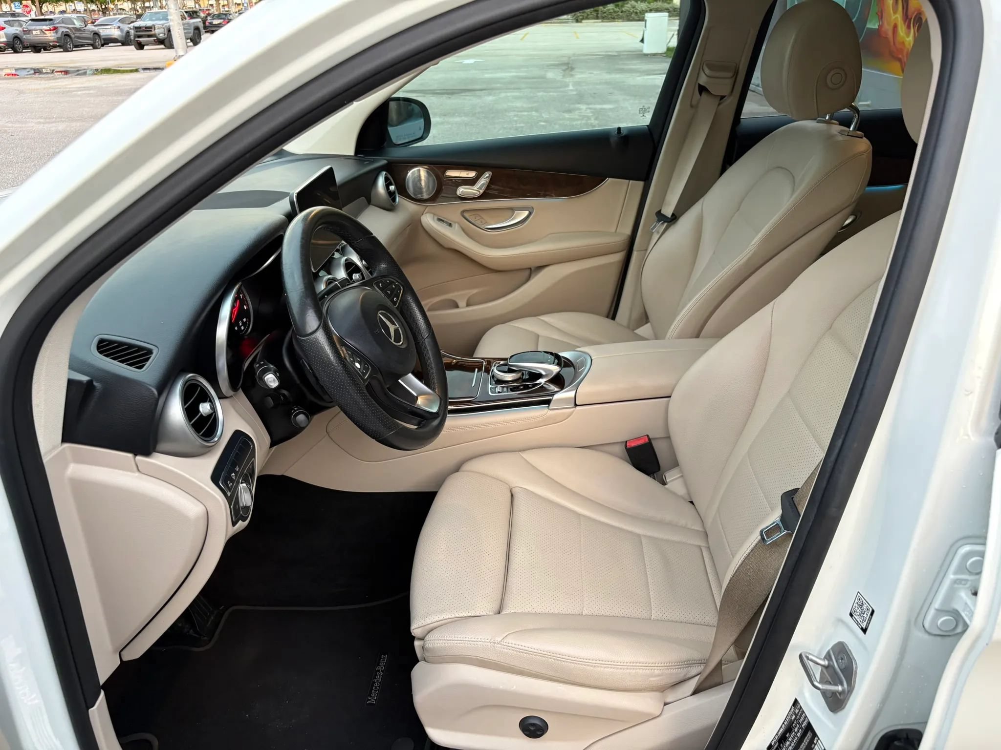 Used 2017 Mercedes-Benz GLC 300 4MATIC image 12