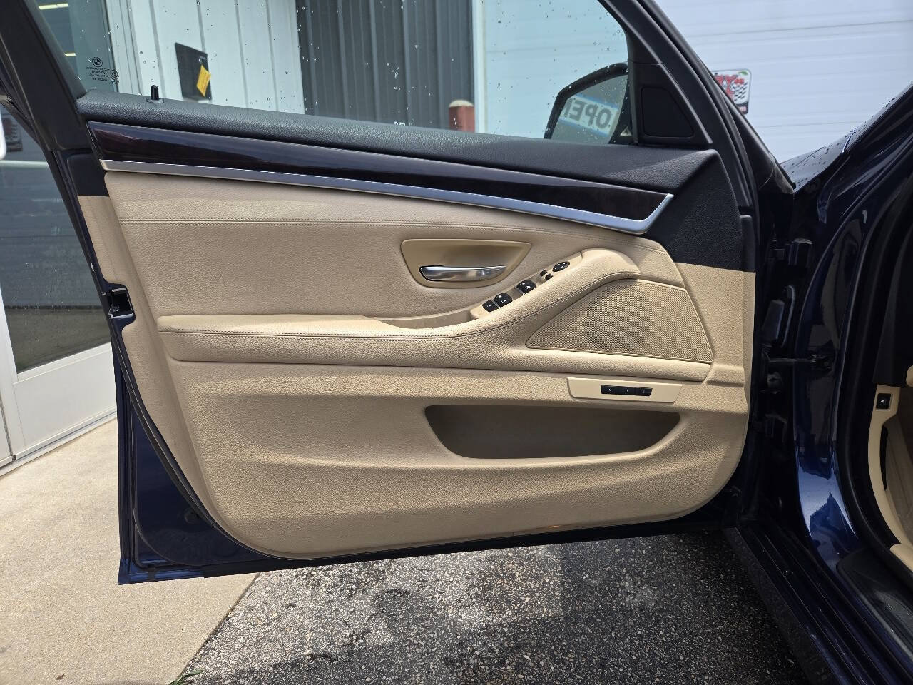 Used 2013 BMW 535i xDrive Sedan AWD/4WD image 12