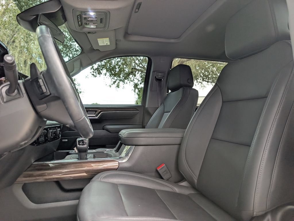 Used 2025 Chevrolet Silverado 1500 LT Trail Boss w/ Dark Appearance Package AWD/4WD image 19
