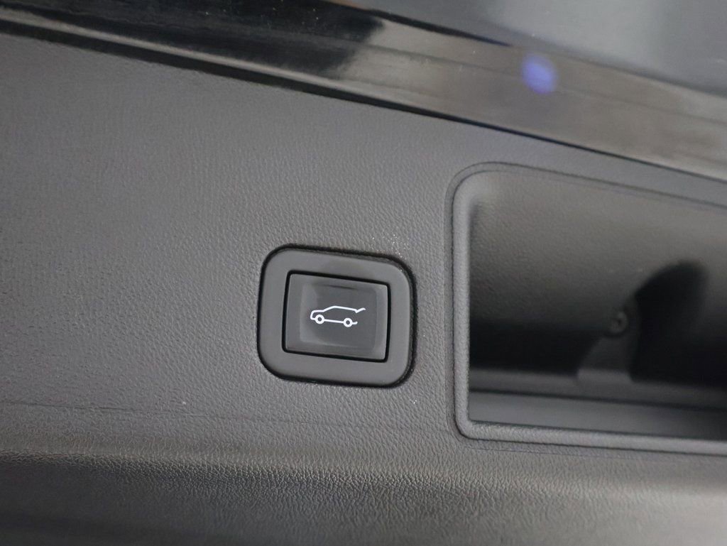 Used 2022 GMC Terrain Denali w/ Black Diamond Edition image 20