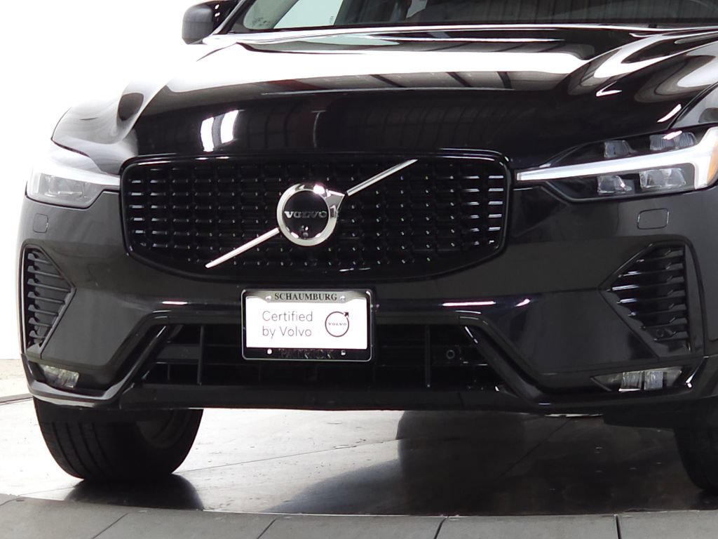 Certified 2025 Volvo XC60 B5 Plus AWD/4WD image 4