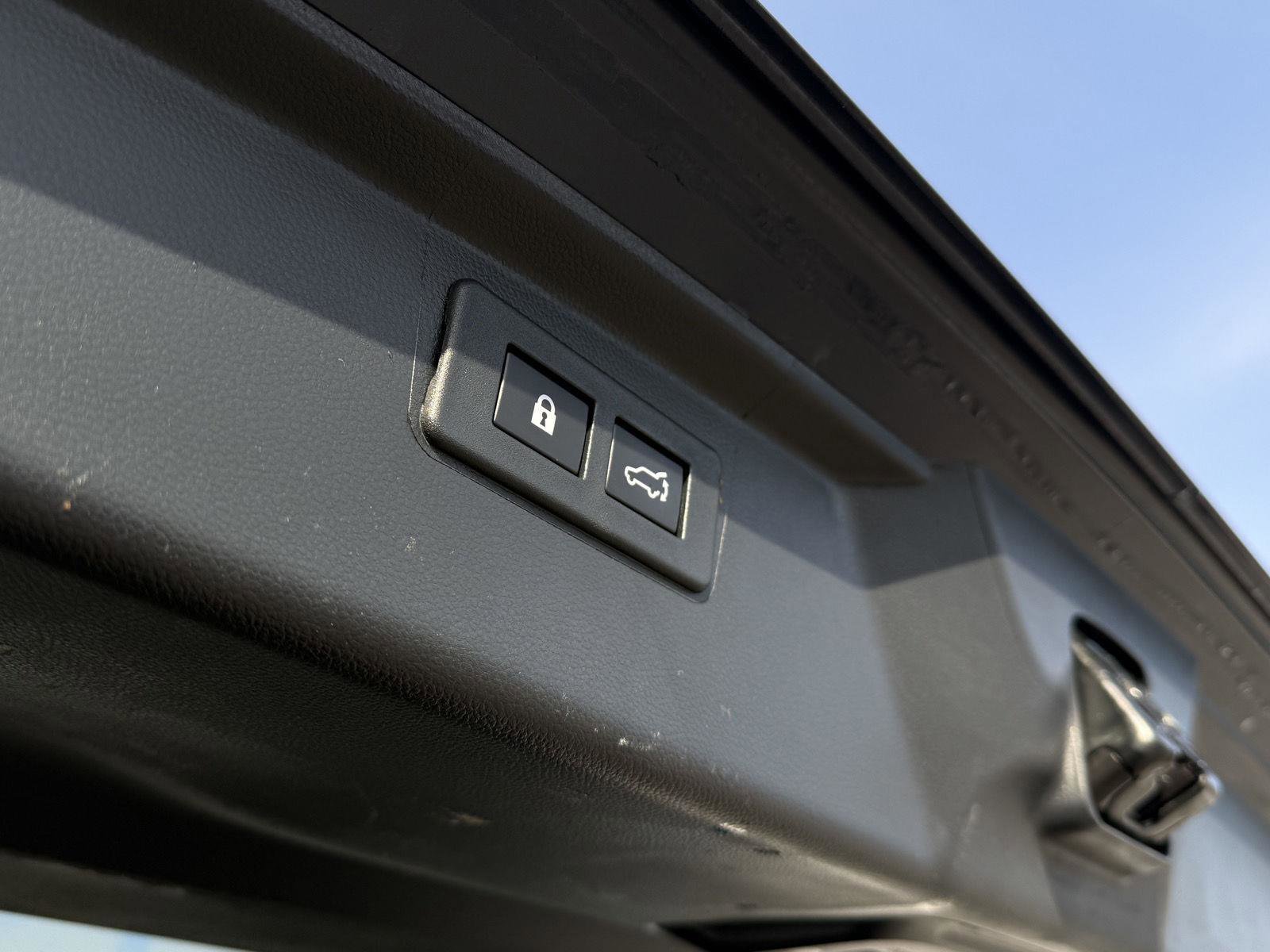 Used 2024 Subaru Outback Premium image 9