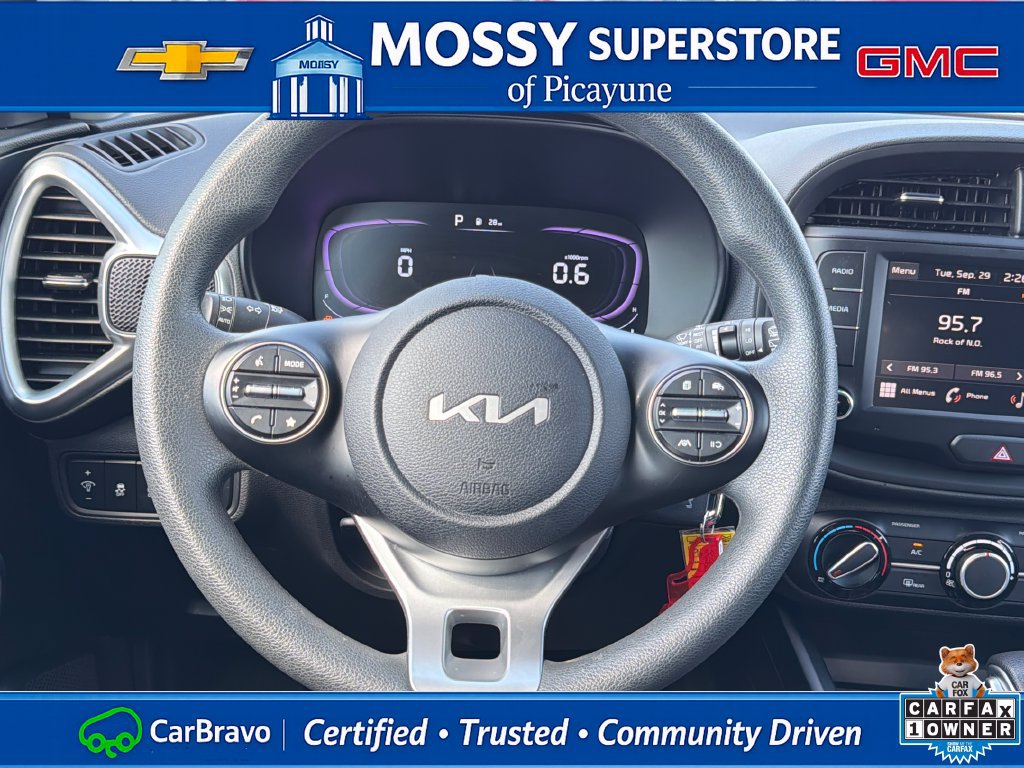 Used 2025 Kia Soul LX w/ LX Technology Package FWD image 16
