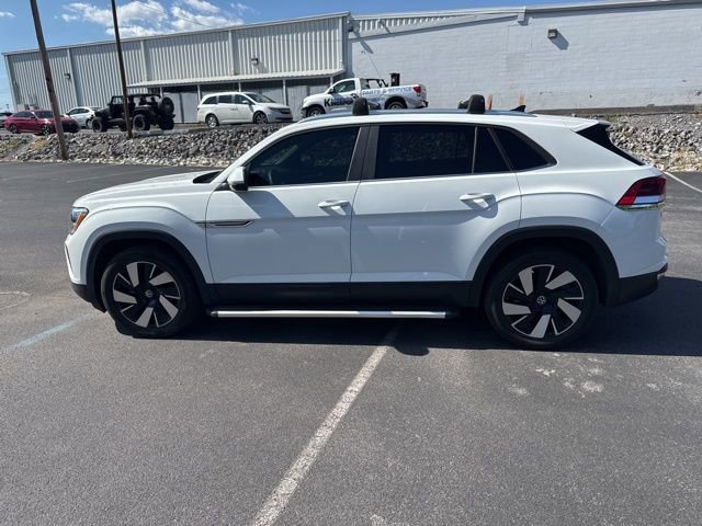 Used 2024 Volkswagen Atlas Cross Sport SE image 3