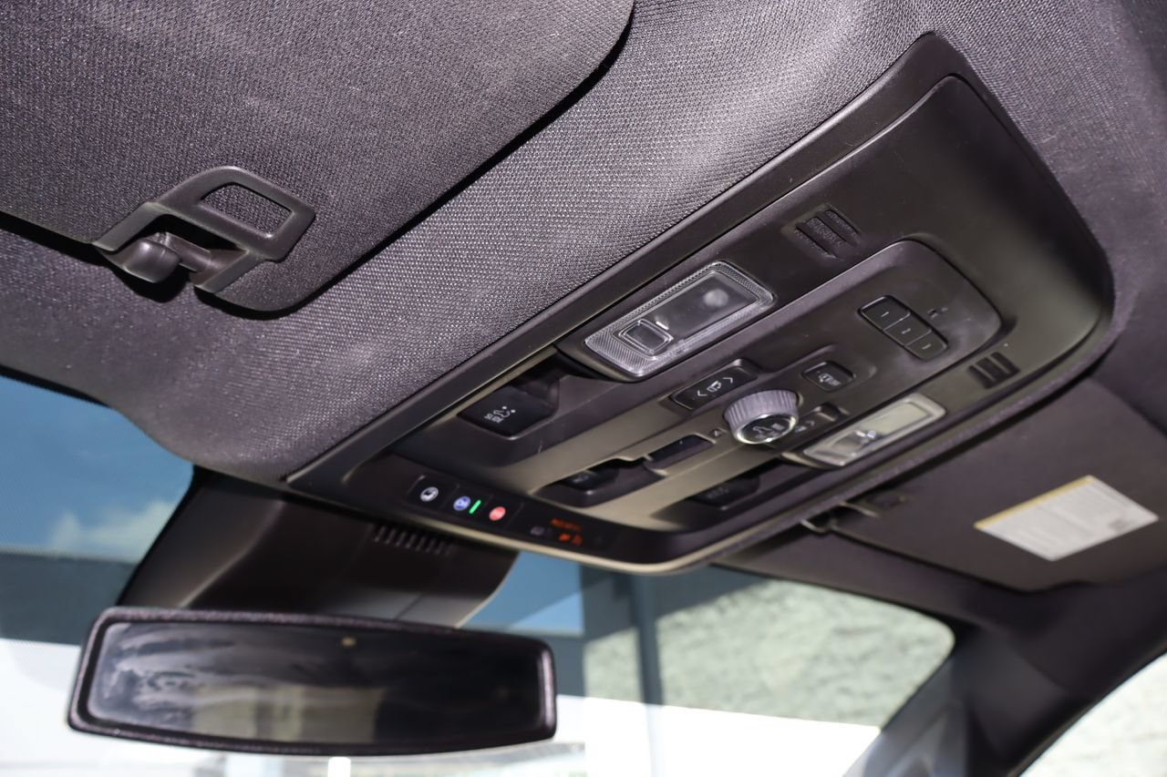 Used 2023 GMC Yukon XL AT4 w/ Technology Package AWD/4WD image 29