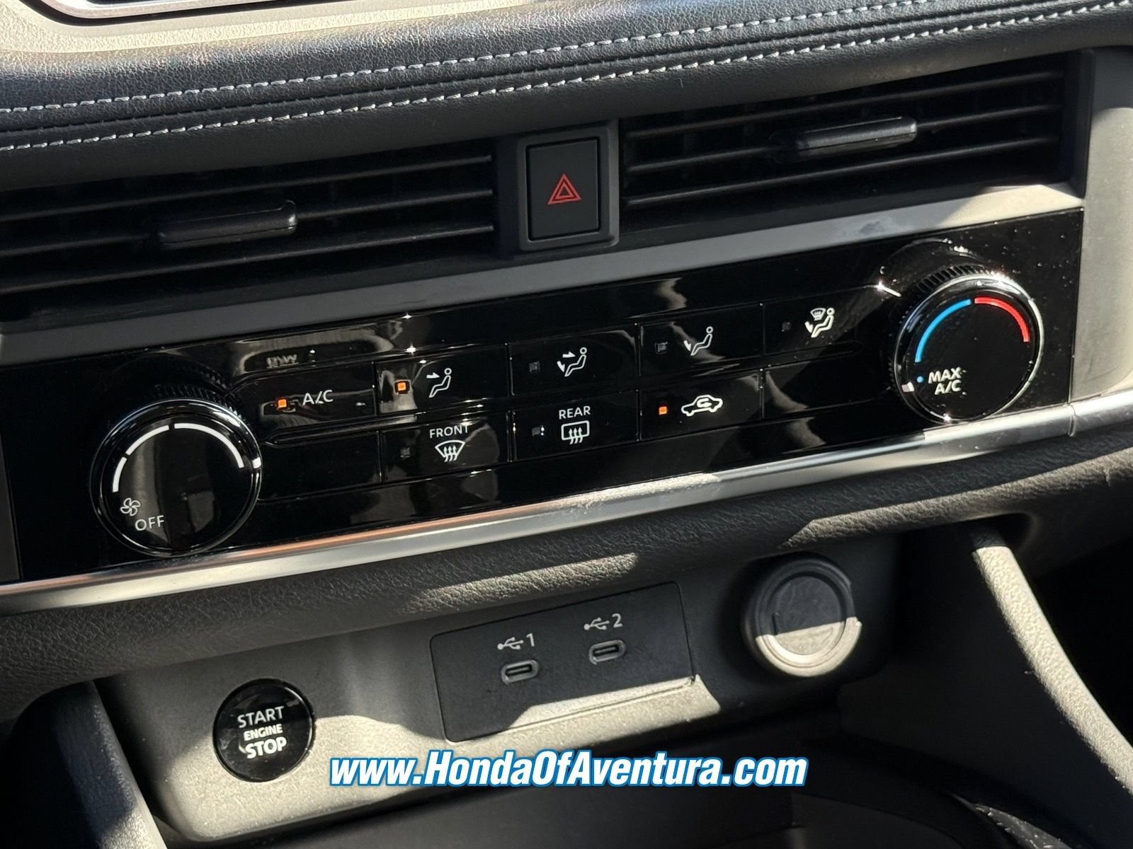 Used 2024 Nissan Rogue S AWD/4WD image 20