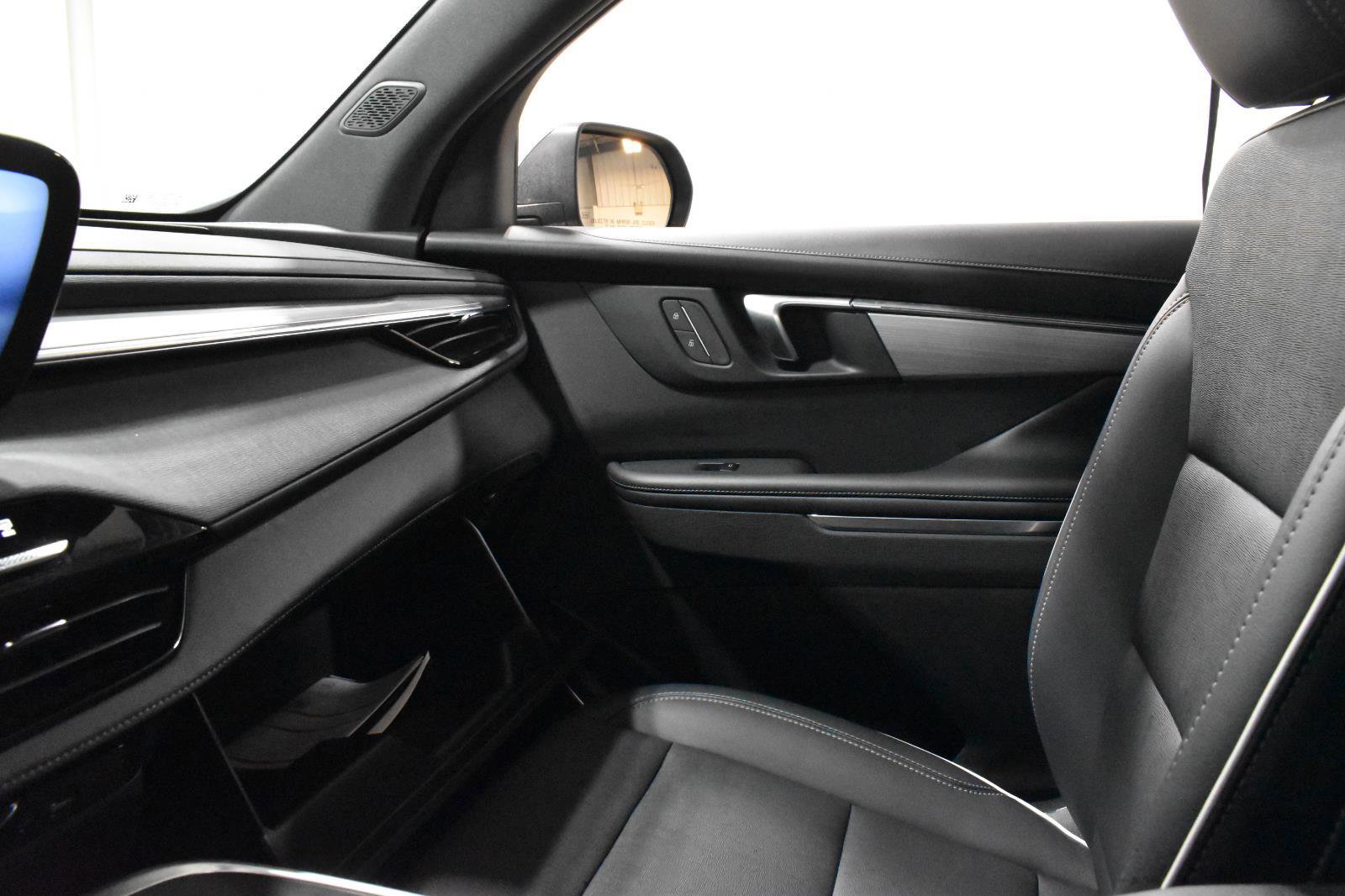 Used 2025 Buick Enclave Preferred image 19