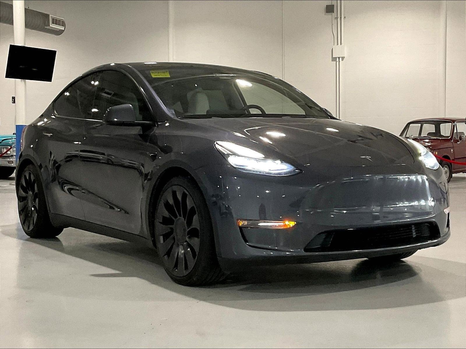 Used 2023 Tesla Model Y Performance AWD/4WD image 2