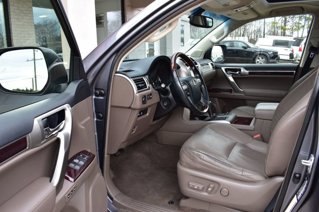 Used 2015 Lexus GX 460 w/ Premium Package image 16