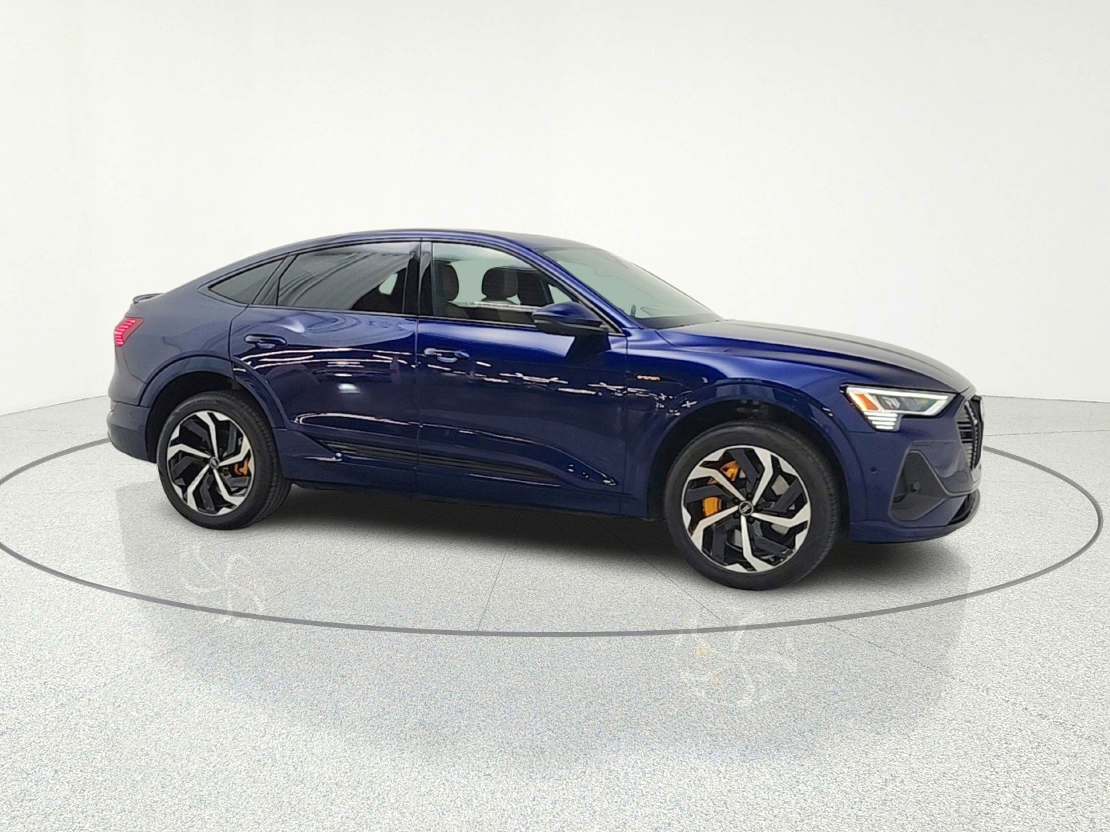 Used 2023 Audi e-tron Premium Plus w/ Premium Plus Package image 10