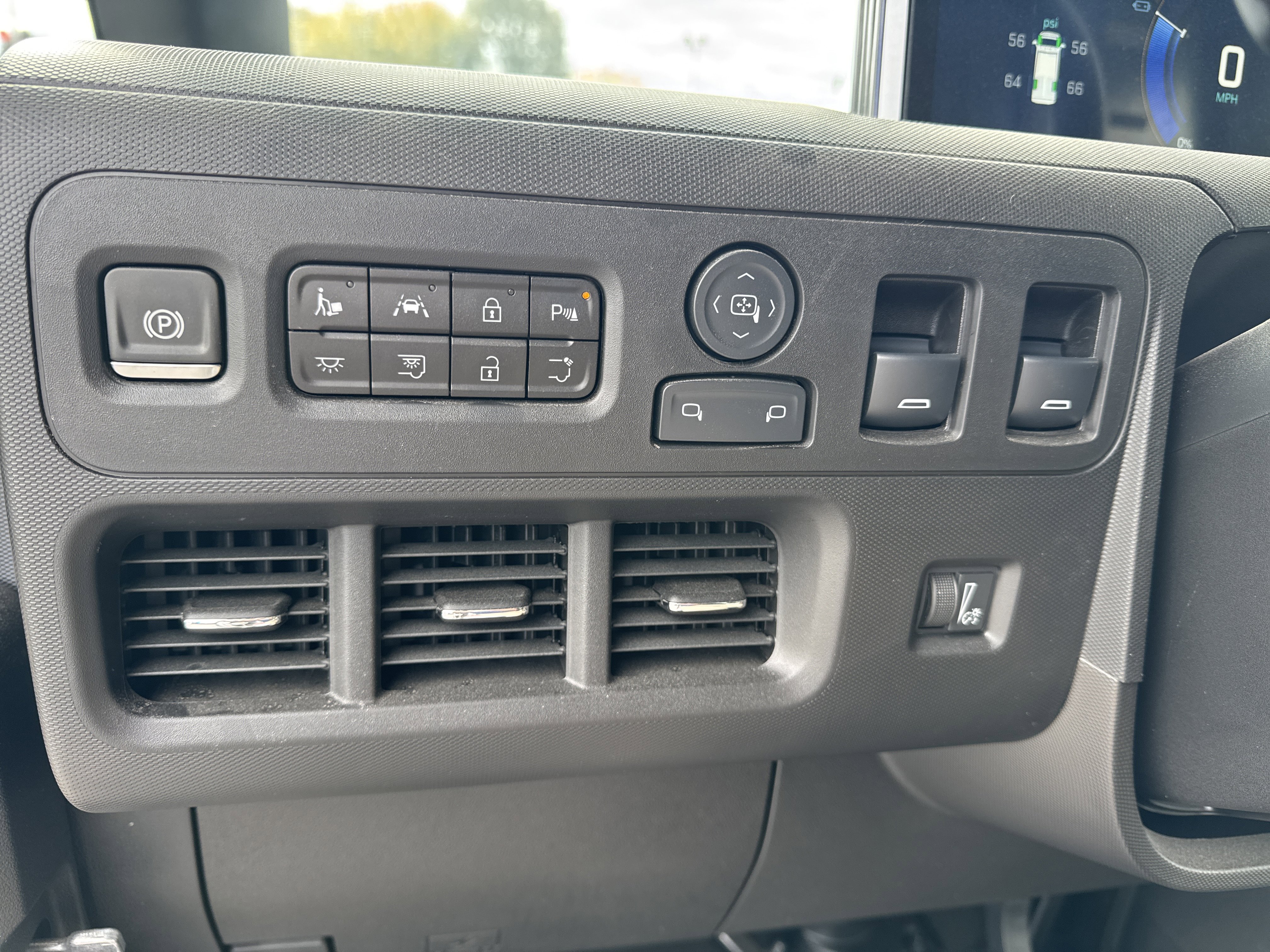 New 2025 Chevrolet Brightdrop 400 w/ Battery Pack, Max Range image 15