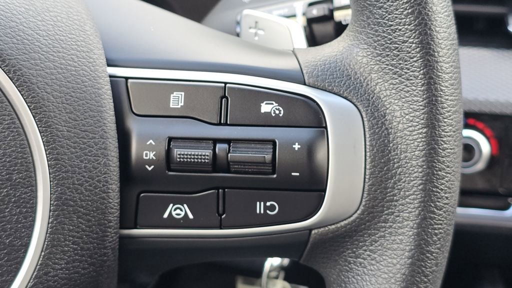 Used 2023 Kia Sportage LX image 30