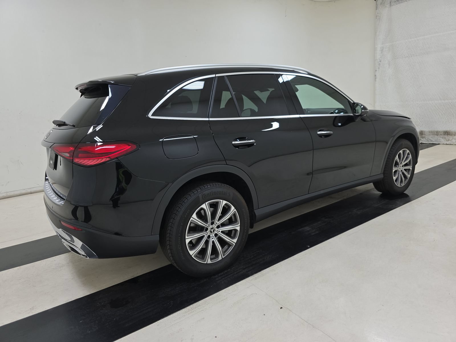 Used 2023 Mercedes-Benz GLC 300 w/ Exclusive Trim Package image 6