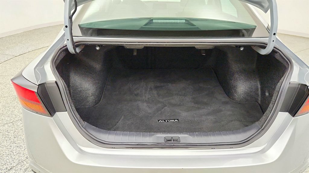 Used 2024 Nissan Altima 2.5 SV FWD image 21