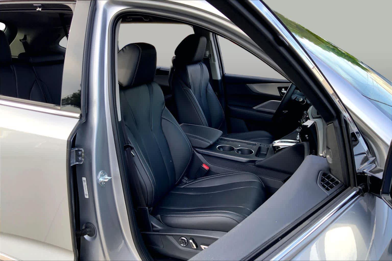 Used 2026 Acura MDX SH-AWD w/ Technology Package image 9