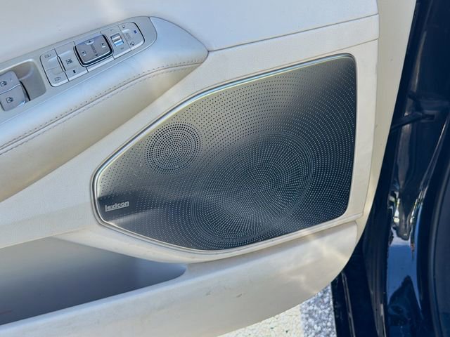 Used 2017 Genesis G90 5.0 Ultimate RWD image 18