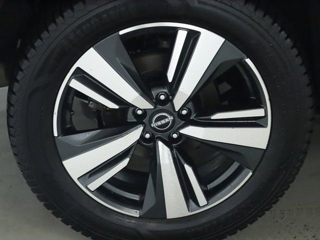 Used 2022 Nissan Rogue Platinum w/ Head-Up Display Package image 12