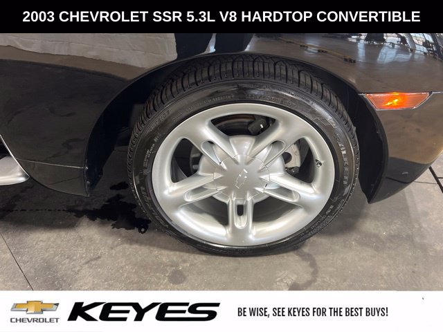 Used 2003 Chevrolet SSR w/ Preferred Equipment Group RWD image 28