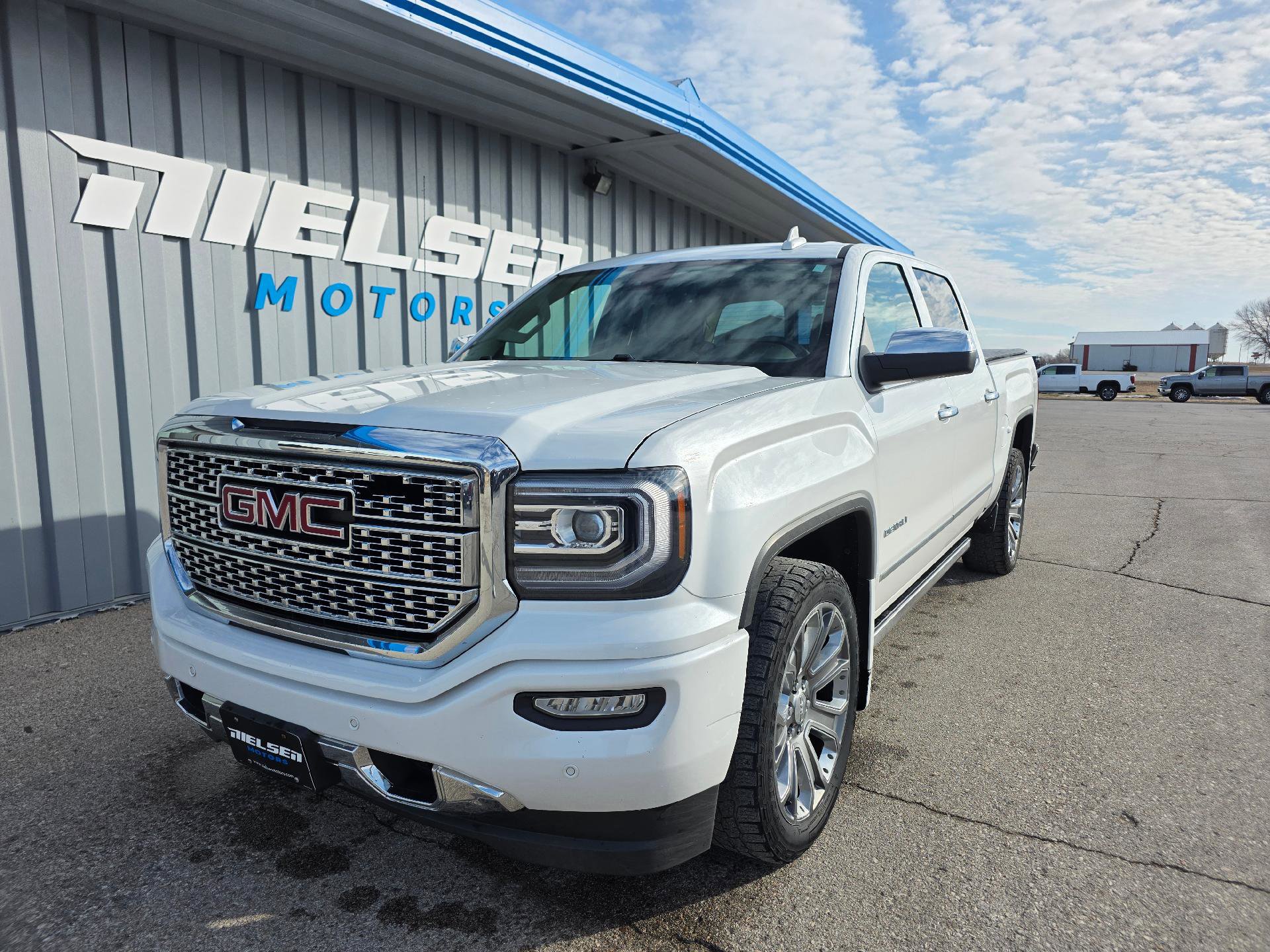 Used 2016 GMC Sierra 1500 Denali w/ Denali Ultimate Package image 2