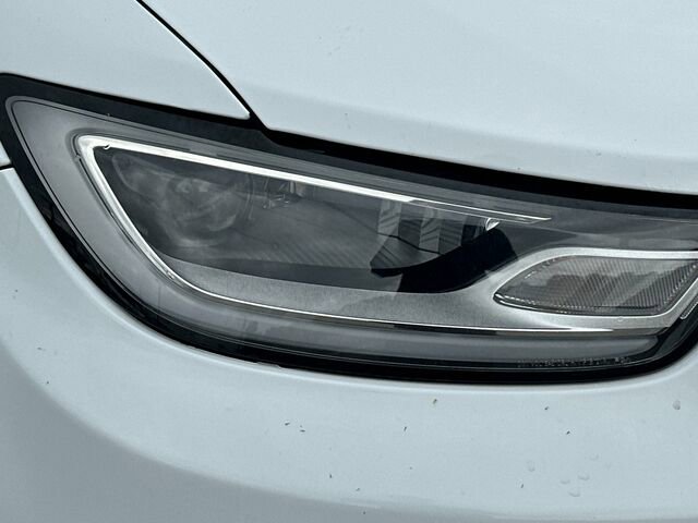 Used 2022 Chrysler Pacifica Touring-L w/ Uconnect Theater Family Group image 34