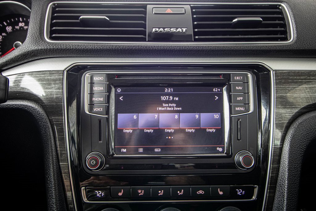 Used 2018 Volkswagen Passat 2.0T SE image 6