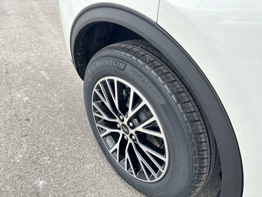 New 2025 Ford Escape SE image 15