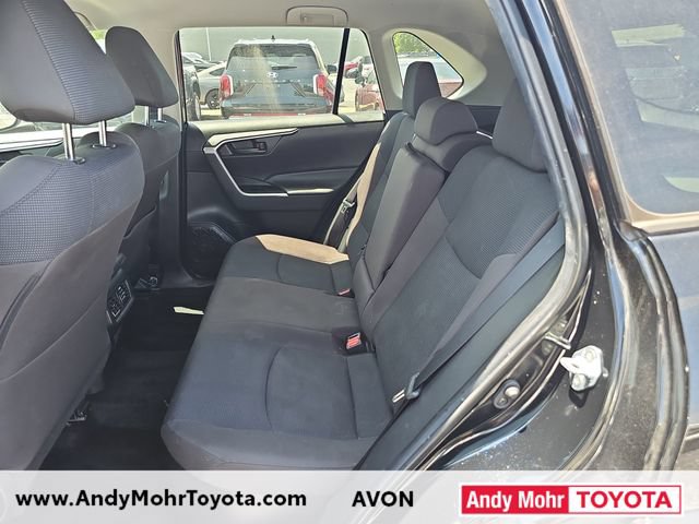 Used 2021 Toyota RAV4 LE AWD/4WD image 11