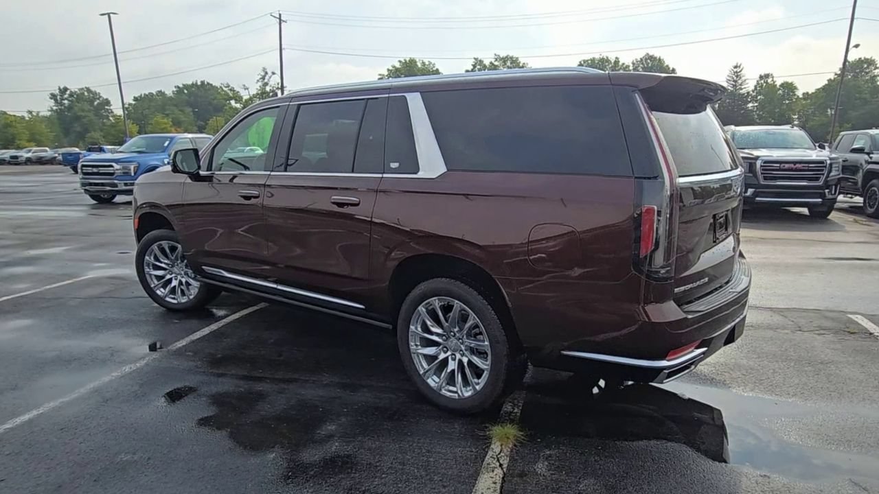 Certified 2023 Cadillac Escalade ESV Premium Luxury Platinum w/ LPO, Radiant Package AWD/4WD image 7