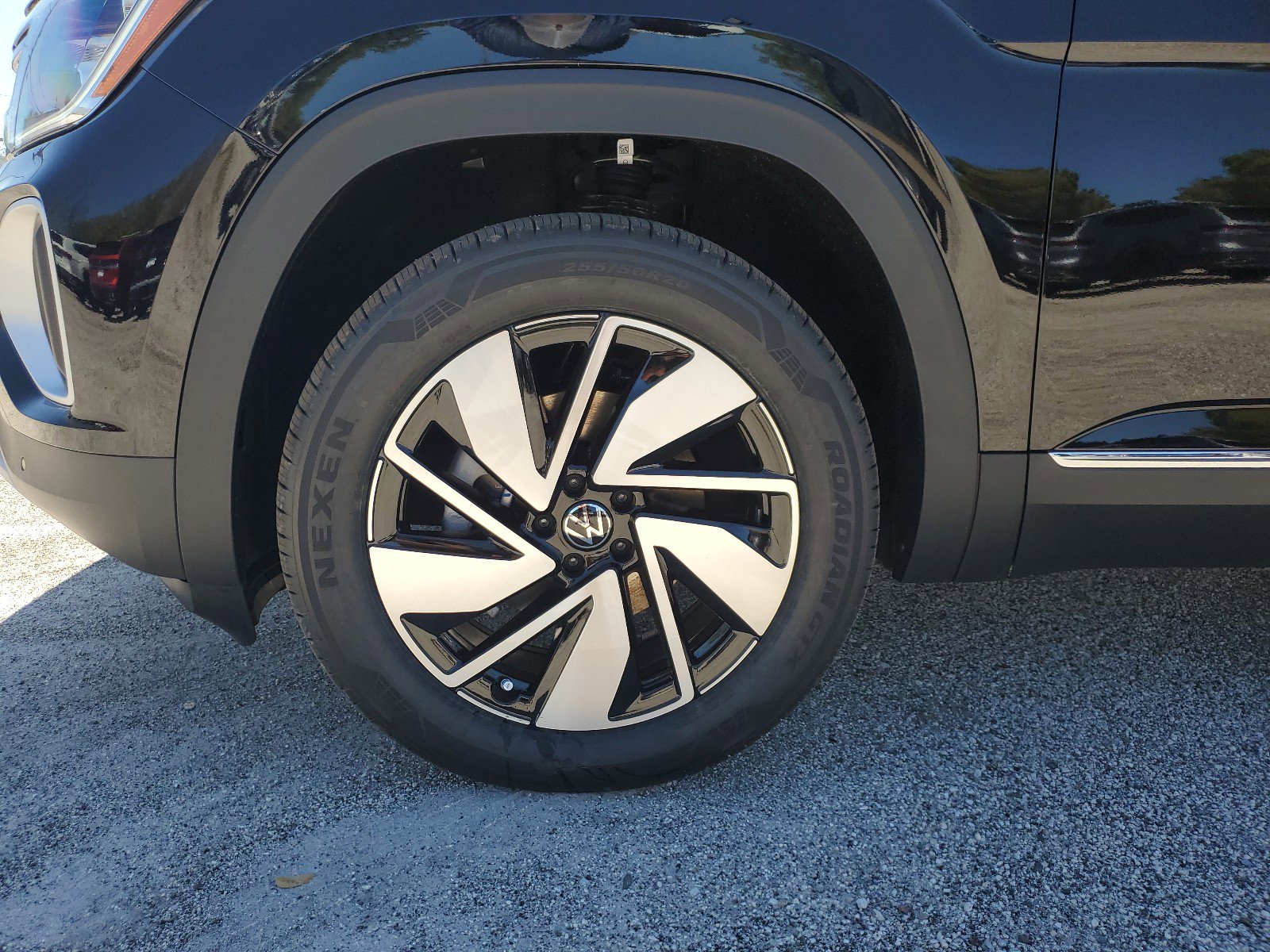 New 2025 Volkswagen Atlas SEL image 10