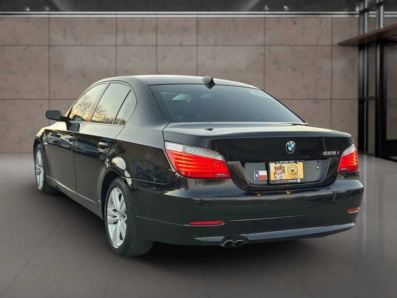 Used 2010 BMW 528i xDrive Sedan image 3