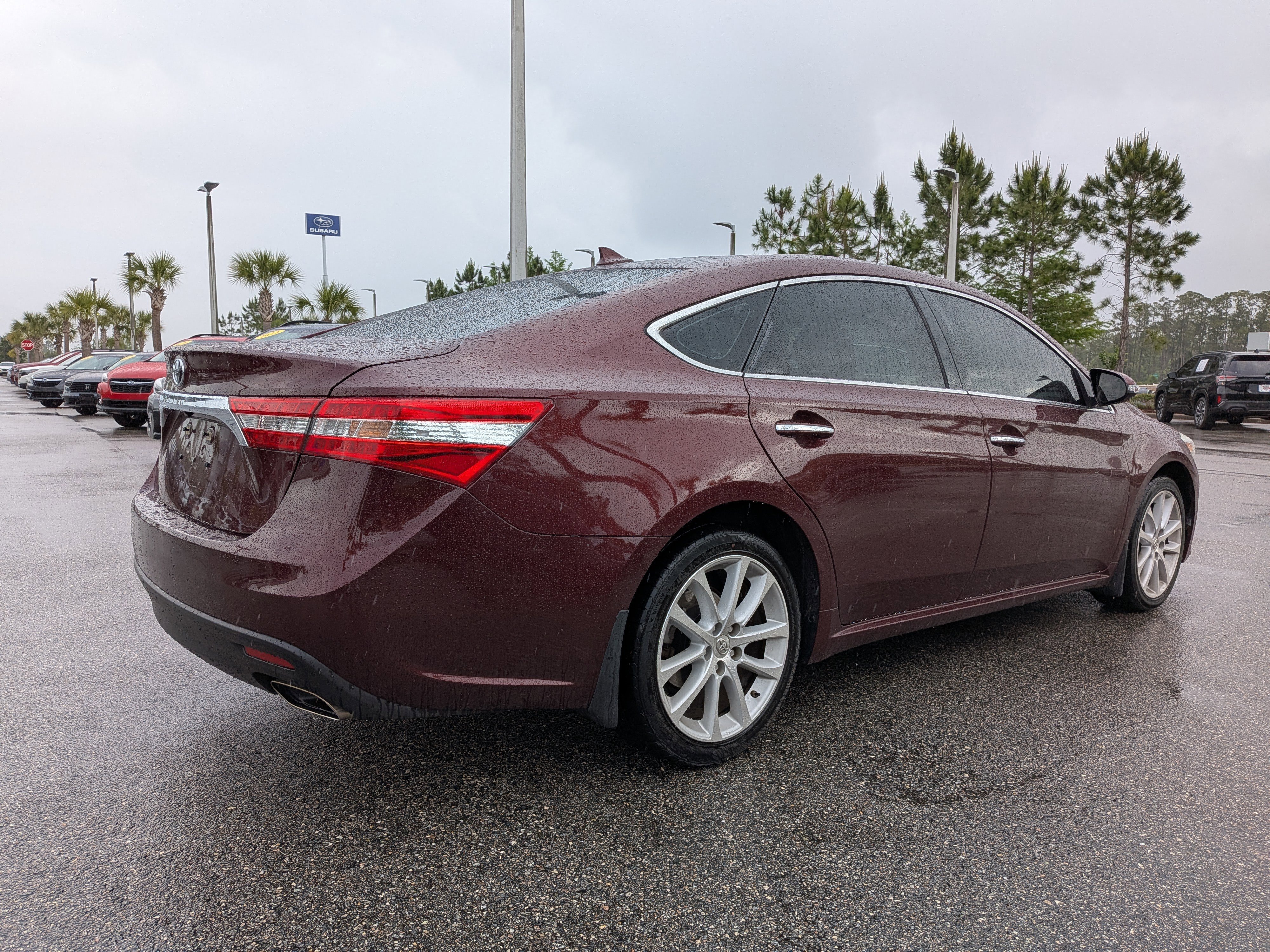 Used 2014 Toyota Avalon Limited FWD image 4