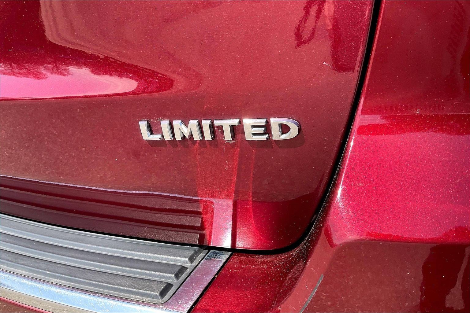 Used 2017 Jeep Grand Cherokee Limited image 29