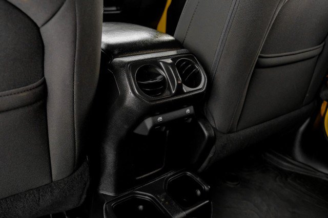 Used 2018 Jeep Wrangler Unlimited Sport S AWD/4WD image 39