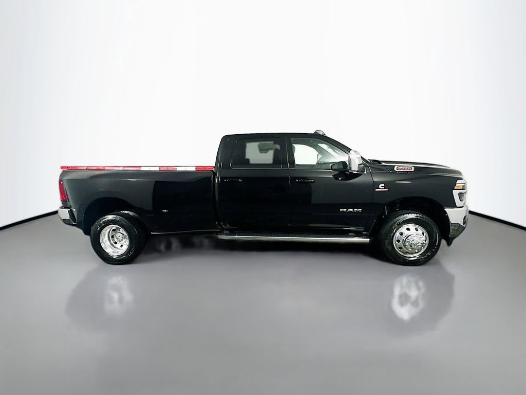 New 2025 RAM 3500 Laramie AWD/4WD image 8