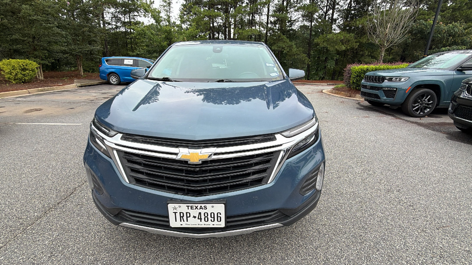 Used 2024 Chevrolet Equinox LT AWD/4WD image 3