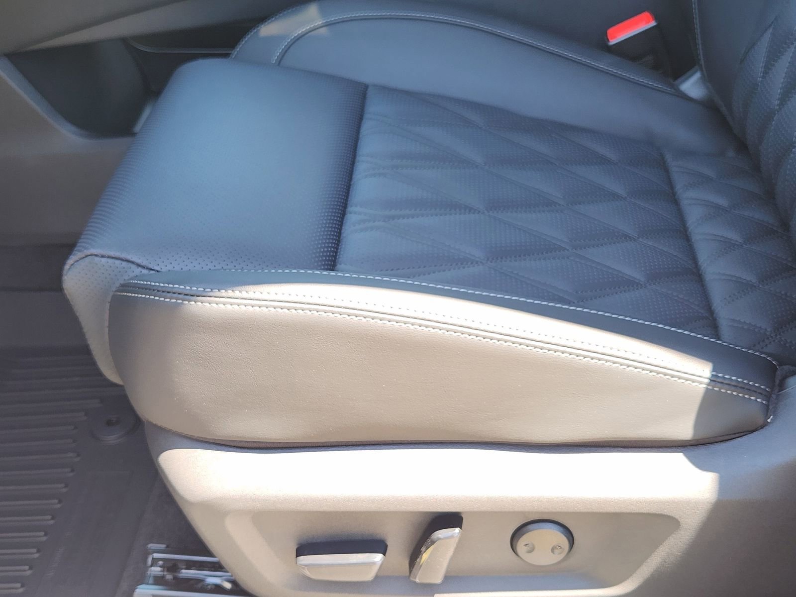 New 2026 Nissan Rogue Platinum AWD/4WD image 22
