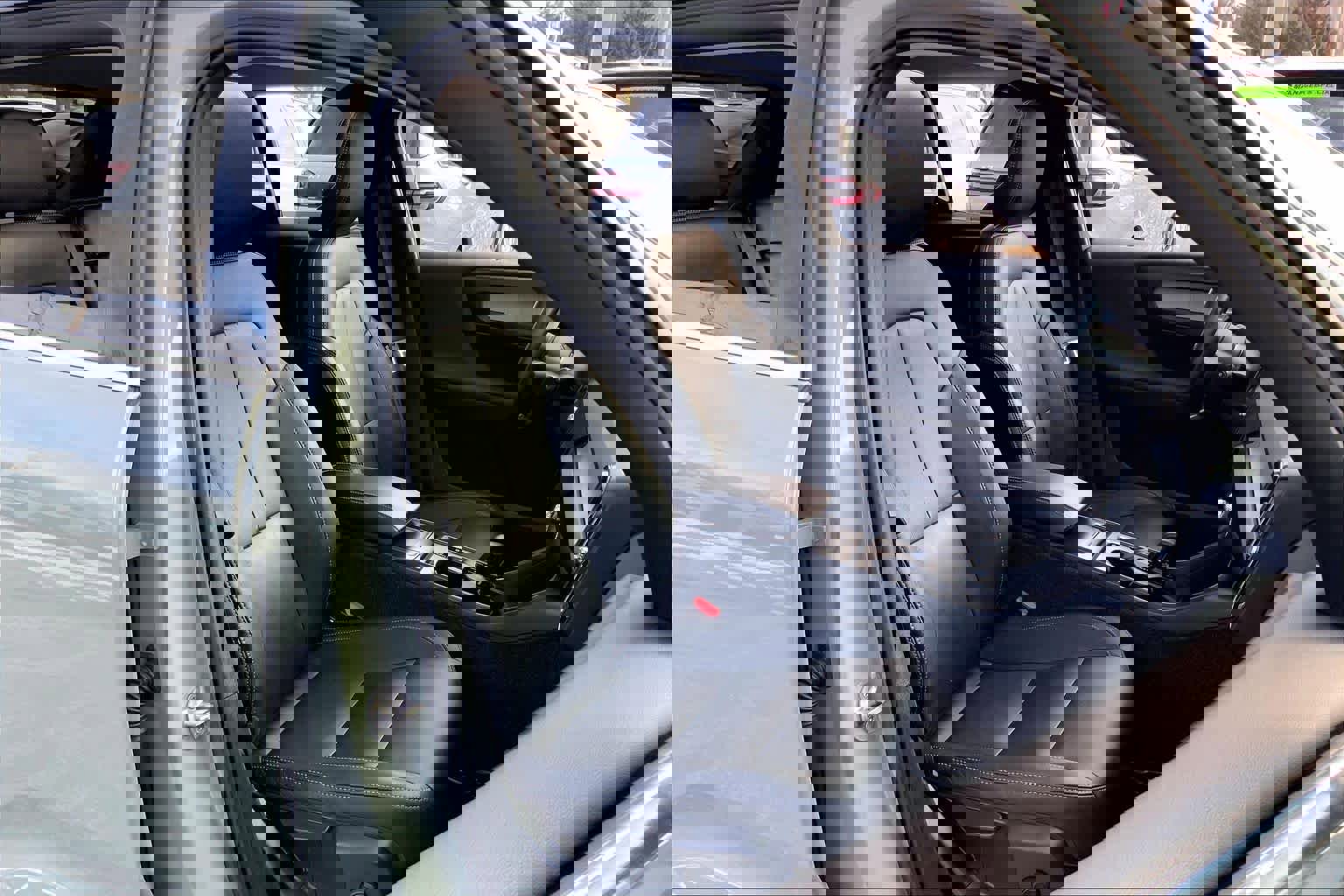 Used 2025 Volvo XC40 B5 Core w/ Protection Package Premier image 8