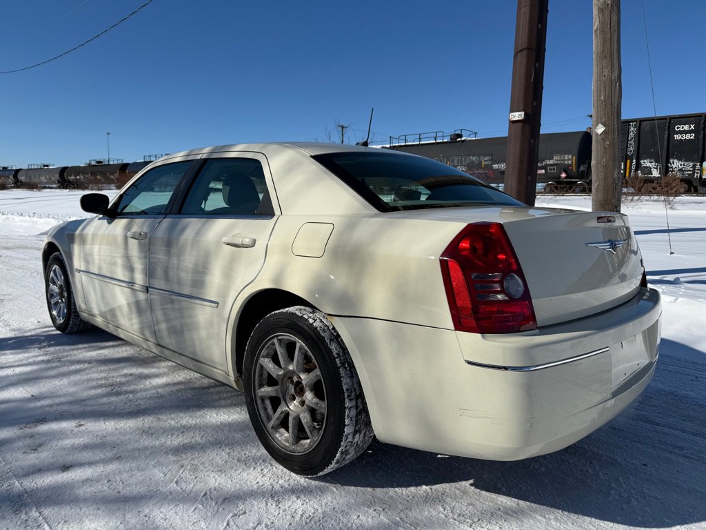 Used 2008 Chrysler 300 Touring image 3