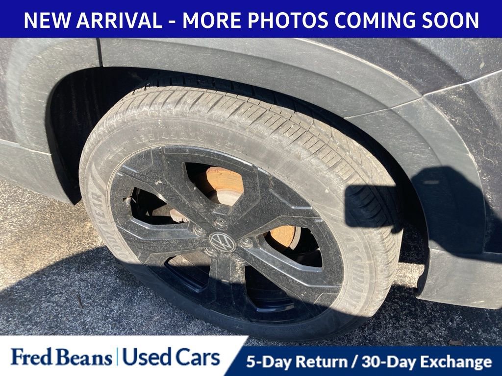 Used 2025 Volkswagen Taos SEL w/ Black Wheel Plus Package AWD/4WD image 7