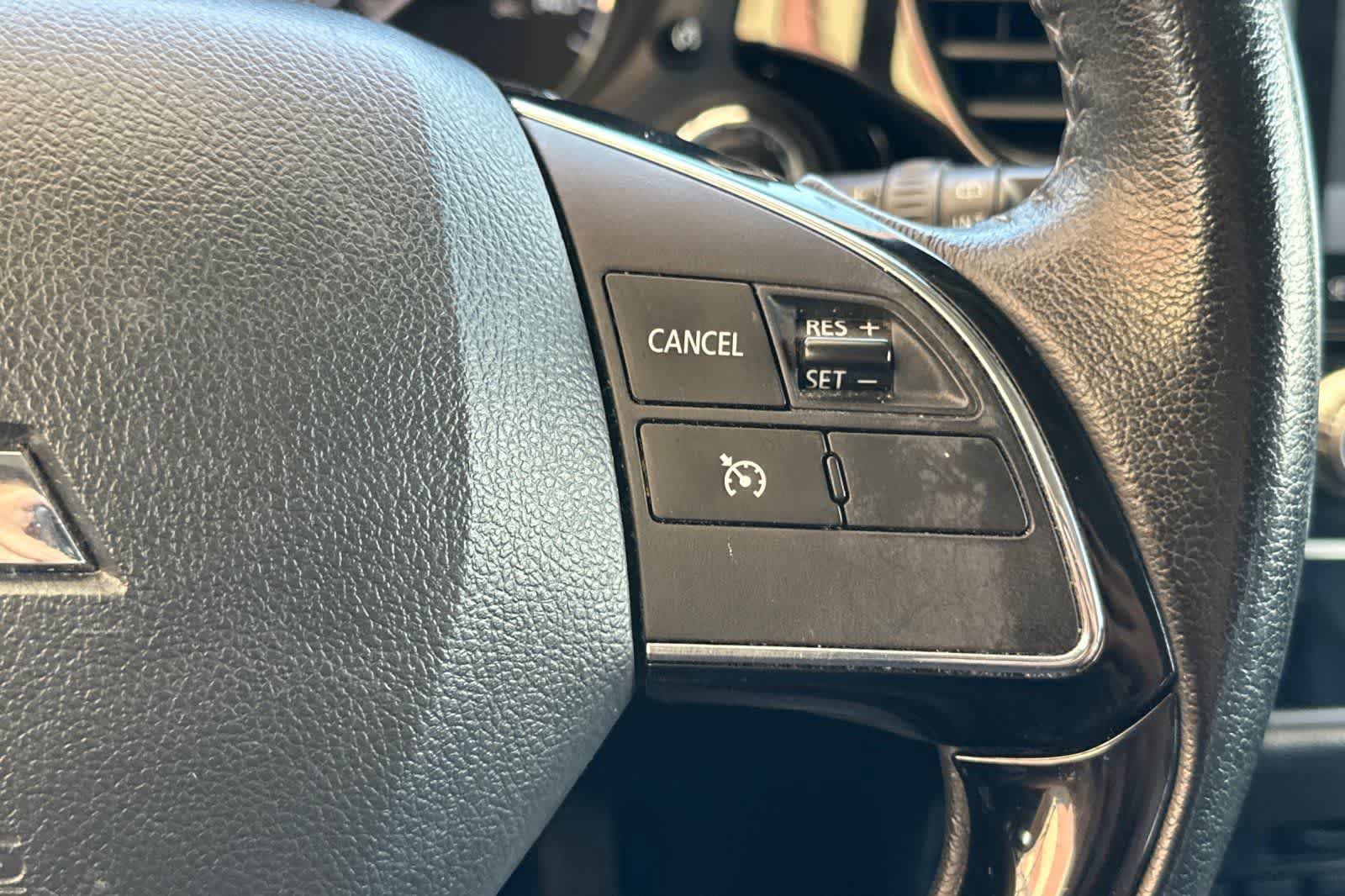 Used 2020 Mitsubishi Outlander SE AWD/4WD image 29