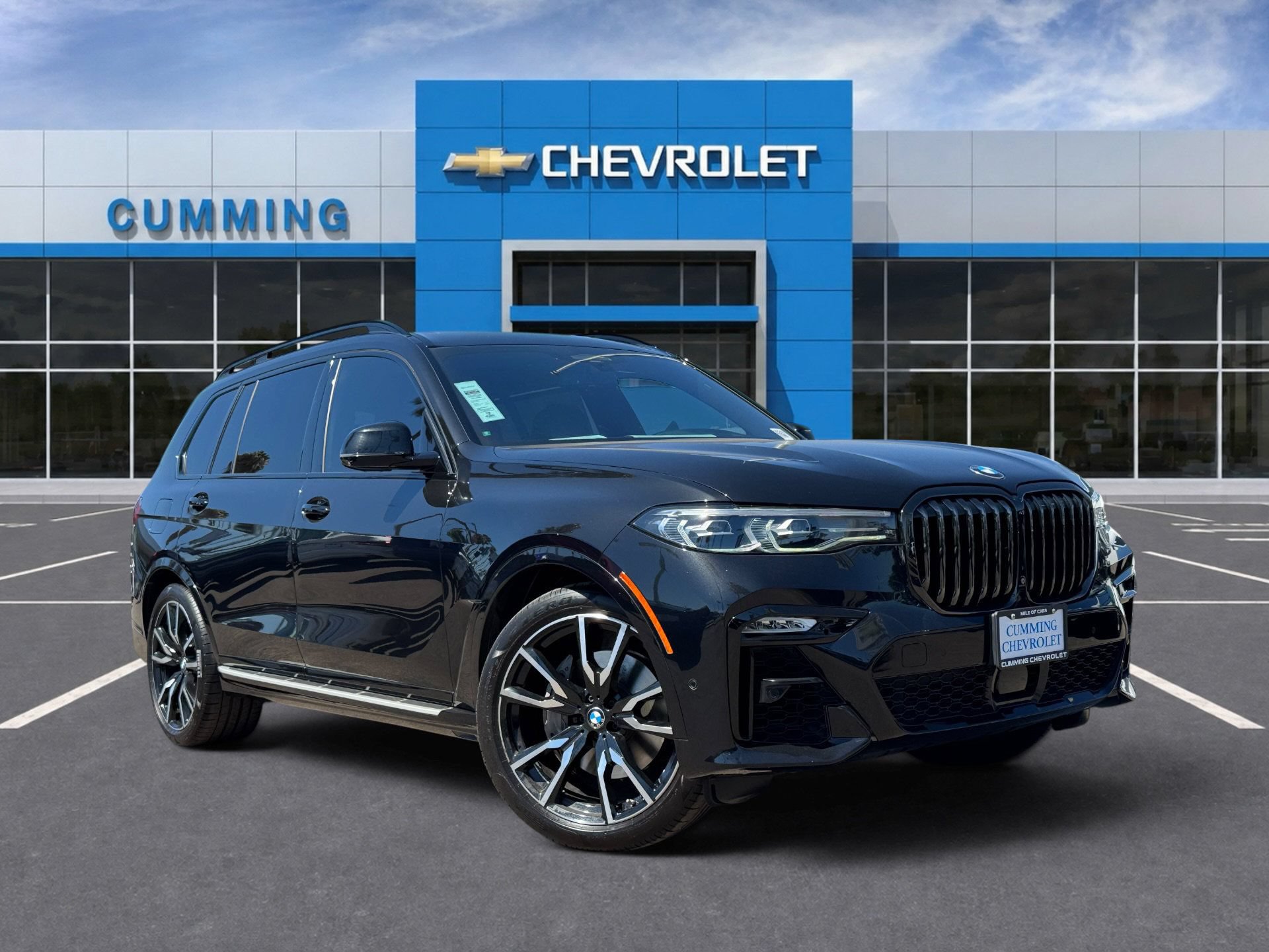 Used 2022 BMW X7 xDrive40i w/ M Sport Package AWD/4WD image 1