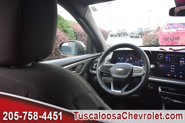 Used 2025 Chevrolet Traverse LT w/ LPO, Floor Liner Package FWD image 28